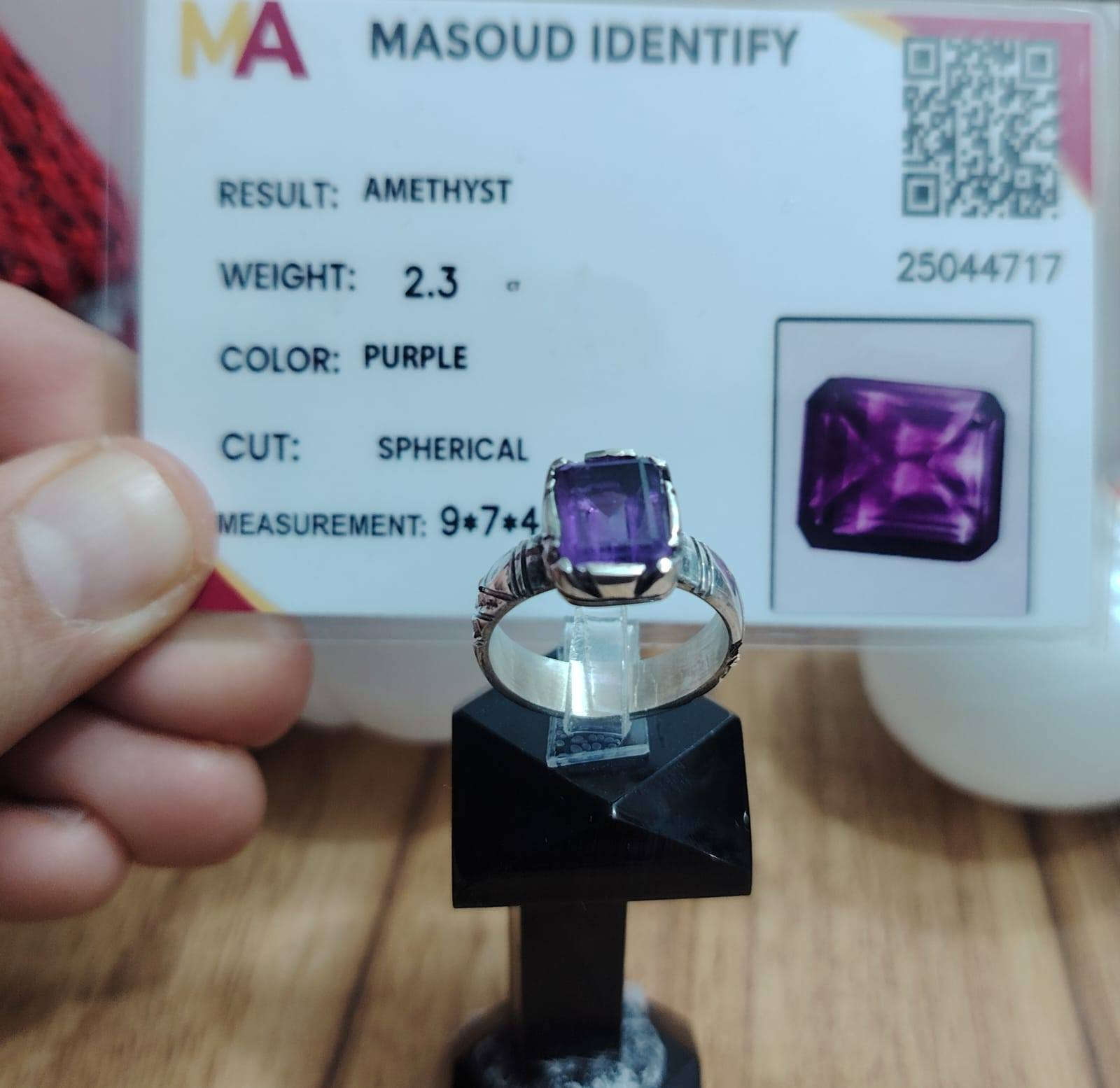 خاتم من الجمشت الافريقي الطبيعي
صياغة يدوية ثقيلة فضة عيار ٩٢٥
يوجد توصيل الى جميع المحافظات
التواصل ع الخاص او ع الواتساب ***********
