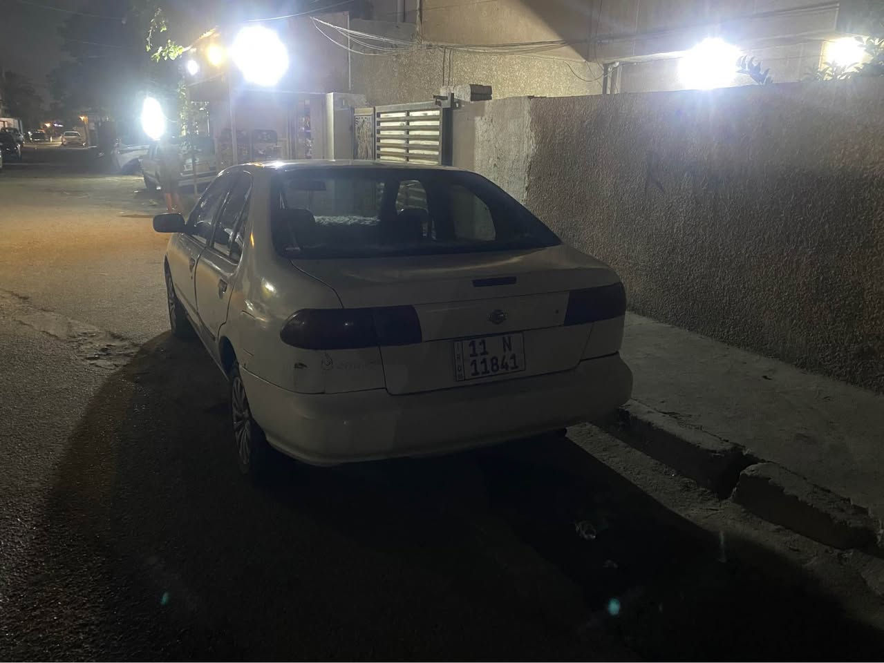 نيسان صني  رقم بغداد أنكليزي محرك جديد مال قطع 
تبريد ثلج تايرات زينه صرفية الوقود ممتازة كير اوتماتيك السيارة مقبولة وكلش مريحة عاطل بيها كيج حماوه وكيج بانزين  مصبوغه عام داخلها حلو مقبول المهتم اذله اي تصوير يعجبه مكاني بغداد الغزالية بسمي تحويل ثاني يوم السيارة بيع ماكو مراوس  هـ***********
السعر 32 مجال قليل بغداد, العراق
