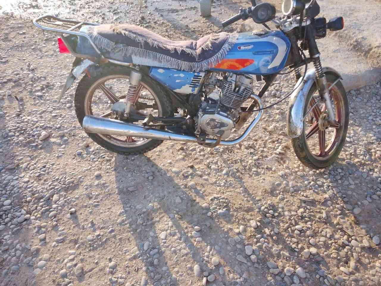 ماطور خمسه قير شغال كل شين بو بس عايزو شويت وارمنيه بس تجمعهن ولا كل شين بو شغال موديل 18 منافيس موجود  السعر 350 وبه مجال قليل /***********
