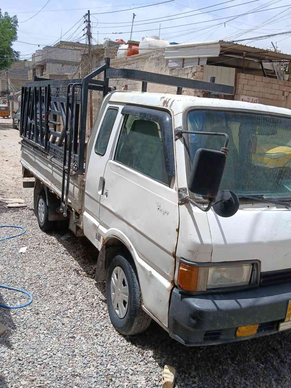 سلام عليكم كيه بنقو حمل مديل 95 
رقم انكليزي مشروع وطني بأسمي 
كير مكينه اكسن مكفول تخم تاير دوشمه جديده خياسات هستوني مسويها 
سياره جديده نكر سلف وطلع 
سعر 55 وبيها مجال الشراي 
مكان بغداد بلديات
رقم الهاتف :***********

