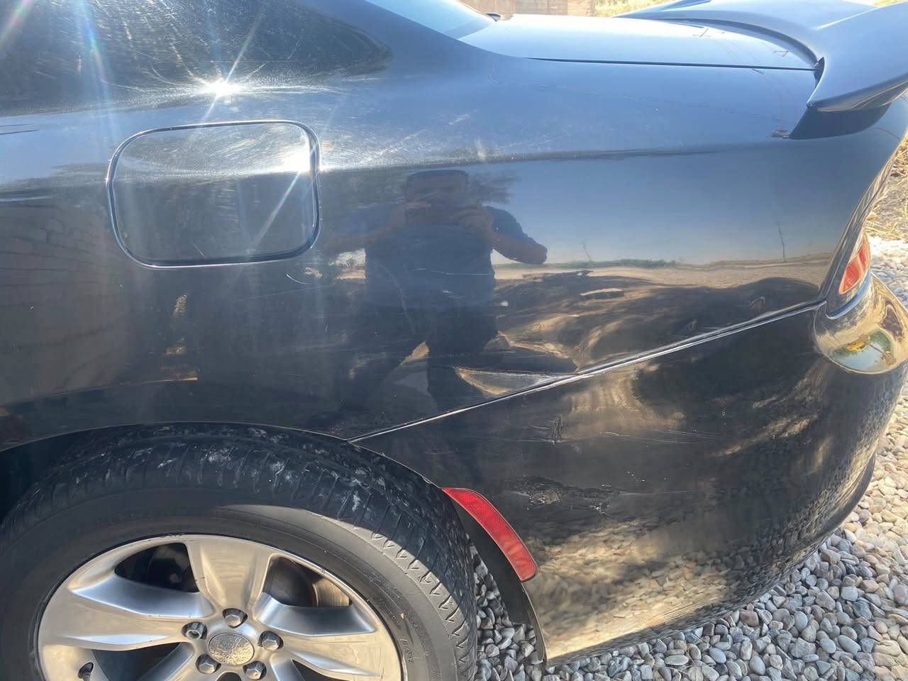 السلام عليكم شباب
جارجر موديل 16 sxt

مواصفاتها معروفه بصمه وشاشه جبيره تبريد قطعتين تدفئه وكهرباء كشنات اماميه ماشيه 133 كيلو سياره استخدام شخصي من البيت للدوام ممشتغله خط 

منضومه زينون جديد

تبريد جديد

صدر امامي جديد

تايرات زواج امامي جديد اول بارحه شادهن حادث السياره جاملغ وبنيد بدون دواخل مكفولات الدواخل من شاصي ولغد ضربتها سطحيه وبيها بارد بالجمالغ الخلفي اثر شخط ع كد شبر مال ابو دراجه مرفقه بالصور الطخه 

السعر 16 و300 وبيها مجال حك الجيه

مكان سياره بغداد اليرموك***********
