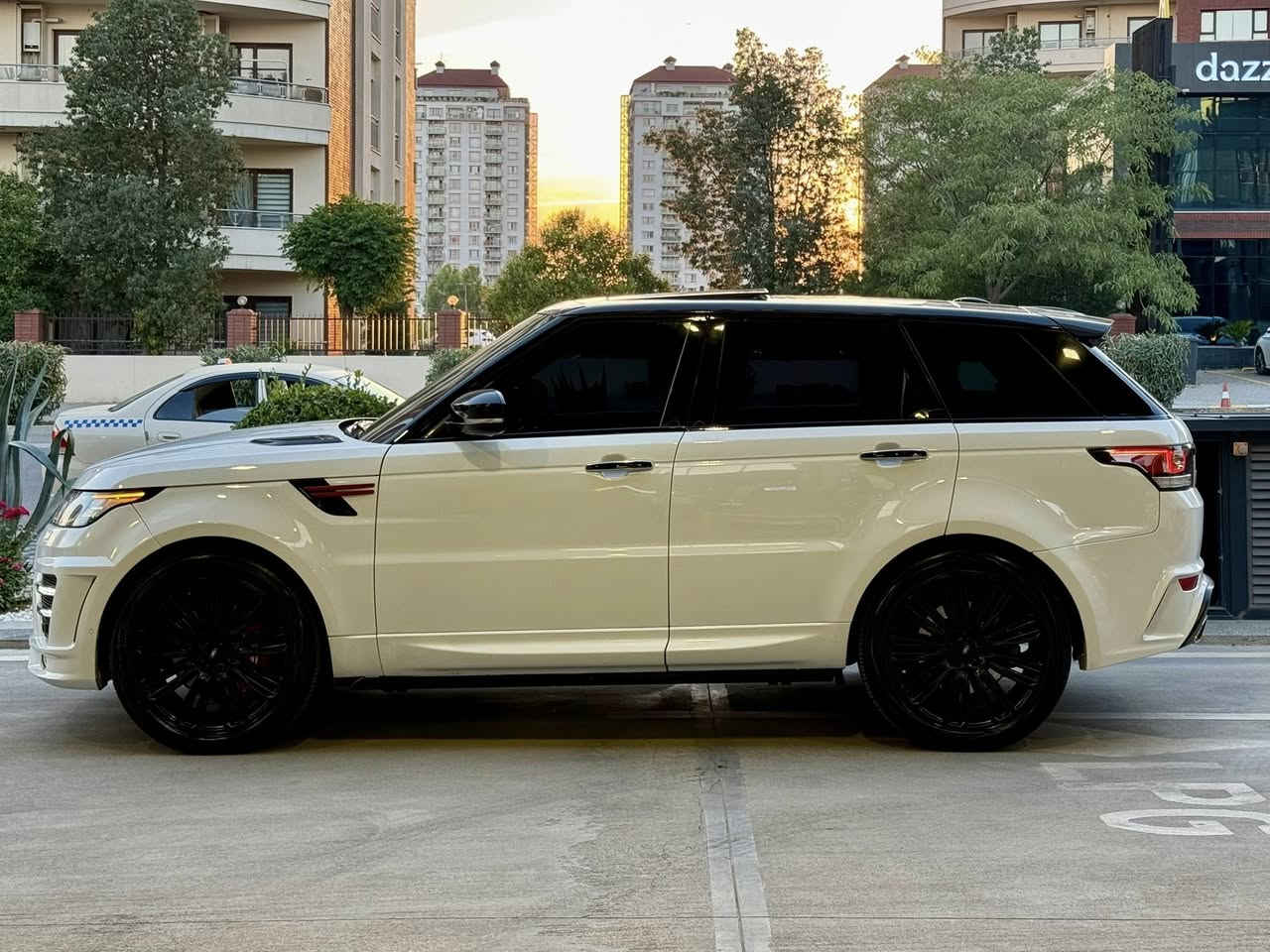 ...﷽ ...

‏Range rover sport   2014  V8 autobiography 📦
رانج روفر 2014 🧿ظمان ضبرو شركة سردار

 رقم موبايل :***********🤳

بنزين دايناميك  فول مواصفات 
 و خارج كل بدل ه svr كل غراض شركة 
ابواب سحب   صندوق جك    داخل احمر  كشنات تدفئه وتبريد    بانوراما  سقف شاموا  بصمه    باب كلات DVD    بصمه رادار دوسات كهرباي ٣ شاشة فوول مواصفات    
ماشيه 115,000 km بشرط 
كير ومحرك بشرط   سياره  كله بشرط من دعاميه للدعاميه مابيها دينار مصرف 
واحد باب صبوغ بدون داخل حتا باب مافتح بدون بارد بدون كلشي بشرط

سنويه ورقم  جديد  تحويل غرامة بشرت
ارخص رانج بسوق
السعر :234$  وبيها مجال بصيت 

عنوان: سليمانيه
