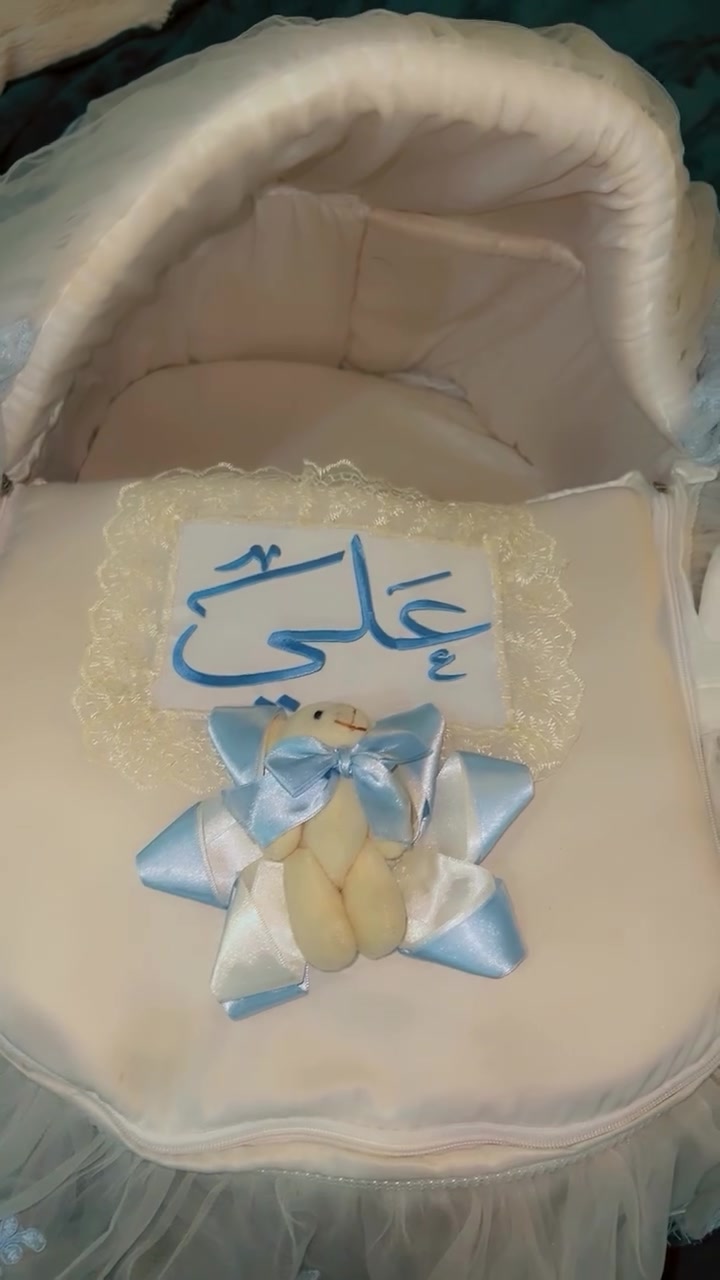 للبيع   جنطه مال طفل  ومنام   لقماش مالته ثكيل ولمنام مال طفال جبير  سعره 100 ممستخدم هواي 
***********
