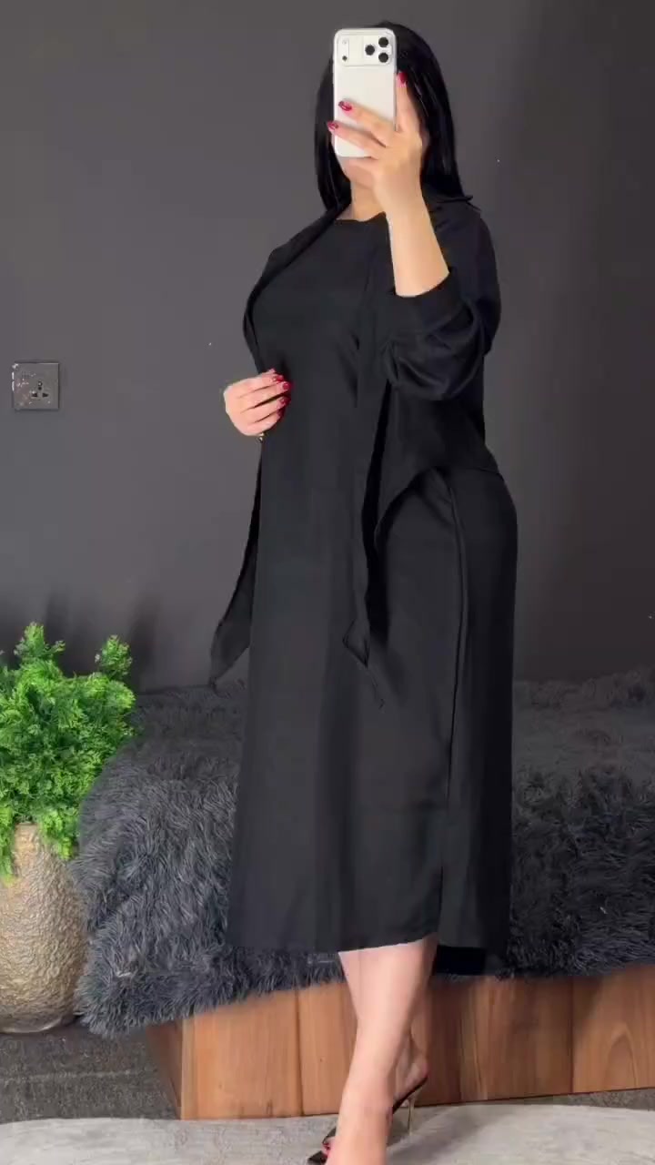 فستان وقميص قطعتين 
القماش للن 
القياسات فري سايز يلبس قياسات 38 الى 46 
يعني يلبس من وزن 50 الى وزن 90


**إذا كنت صاحب هذا الإعلان وتريد حذفه لأي سبب، رجاءا أرسل رسالة إلى الدعم الفني**