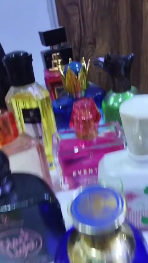متوفر عطور باله تيست مال مولات 60 ايتم كوله 100مل جمله فقط سعر القطعه 2500.
*********** واتساب
