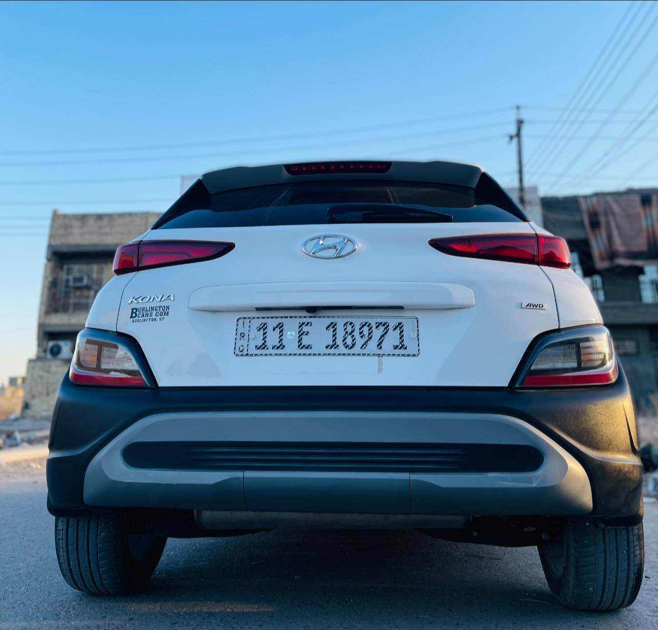 هيونداي كونا امريكي موديل 22
حادثها بنيد وجاملغ وباب 
مكينه 2000 دوش 
ماشيه 37 ميل 
مواصفاتها فول عده الفتحه والجلد
شاشه كبيره ابل كار بلي 
كامره دواره 
بصمه ابواب وتشغيل 
رادارات جانبيه ونقط عمياء 
رادارات امامي خلفي 
توقف ذاتي امامي خلفي
تشغيل عن بعد
اوتو هولد اطفاء ذاتي عند الوقوف
رادار تحديد مسار وقياده ذاتيه 
فور ويل 
مانع انزلاق نزول منحدرات 
مودات قياده ٣ انضمه 
اشاير بالمري 
لد نهاري 
فول تحكم ستيرن 
رقم بغداد انكليزي ب اسمي سنويه والهزه جديده 
السياره مناقصها اي شي كله جاهز باتري تخم تاير وصدر وتدفئه وتبريد كله ع وضع الشركه 
السعر بلاش 118 
مكاني بغداد ***********
