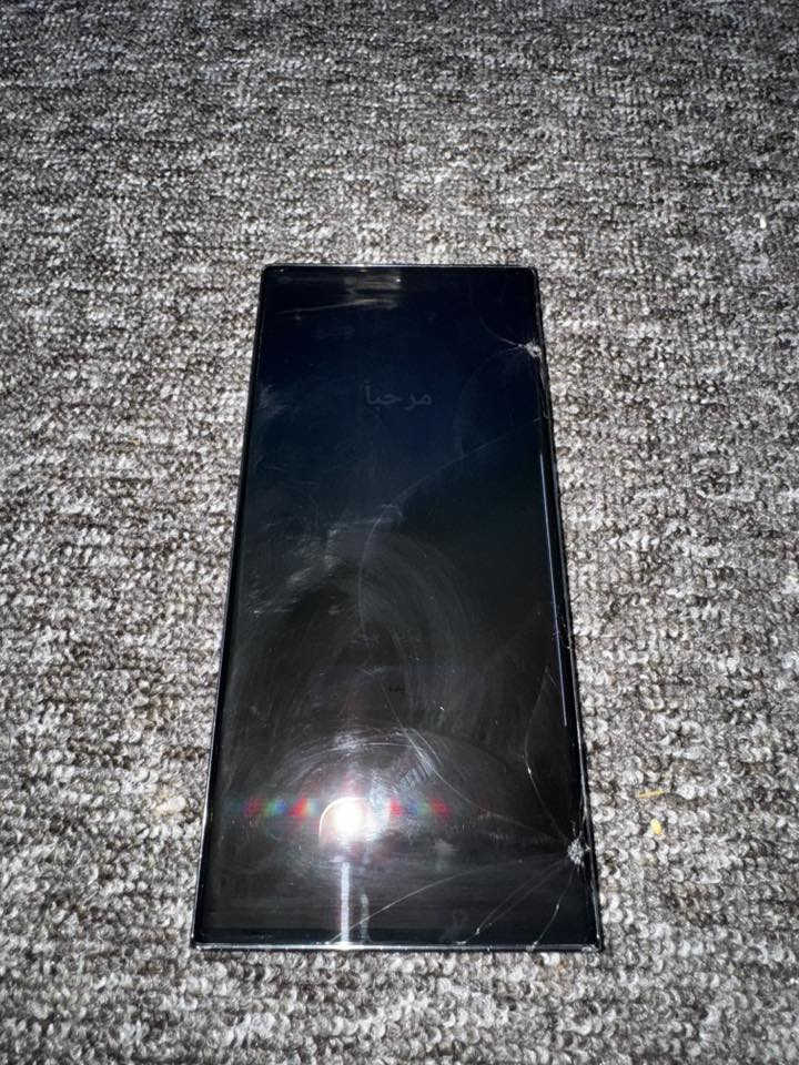 السلام عليكم 
جهاز S23 الترا للبيع 
ذاكره 256 
مثل ماموضح بلصور بيه ضربتين بلشاشه مامأثرات على المس او الشاشه 
الاضافات الي وياه سبع كفرات + كيبل شحن الجهاز الاصلي 
السعر (500) 
مكاني بغداد _ البياع
للتواصل واتساب ***********
