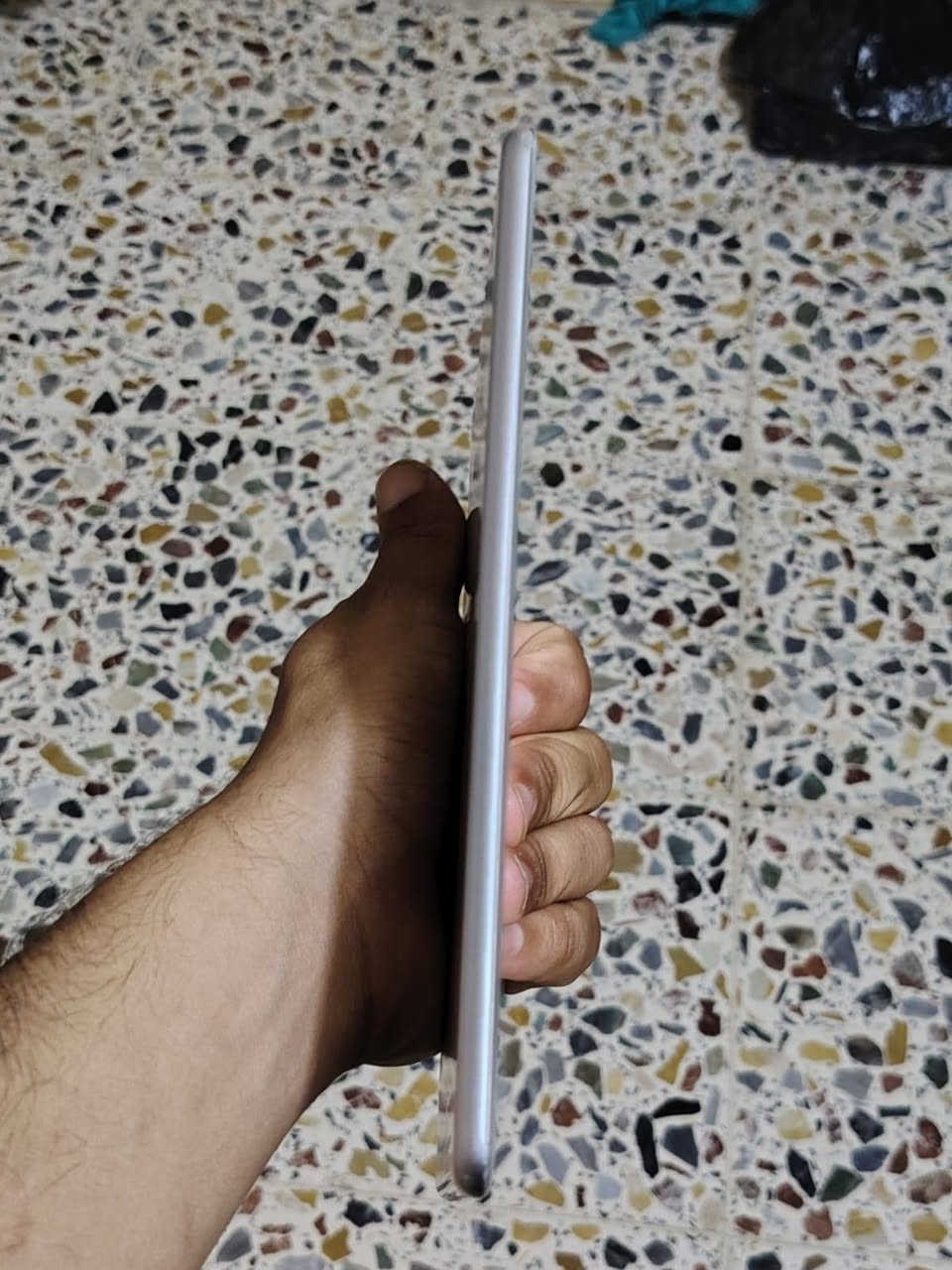 ايباد مني 5
لون سلفر مميز
انتبه ذاكره 256
بطاريه 81انسه الصرف 
بوبجي 60فريم فول سلاسه
نضافه خير من الله 
وياه شاحنته البلاديه 
وكفر شفاف
ايباد بلادي كله نورمال
ماواصل ابو صيانه وين متريد تفحص افحص
للبيع او مراوس حسب القناعه 
ملاحضه هاي الفطور بلزكه مو بشاشه
***********
