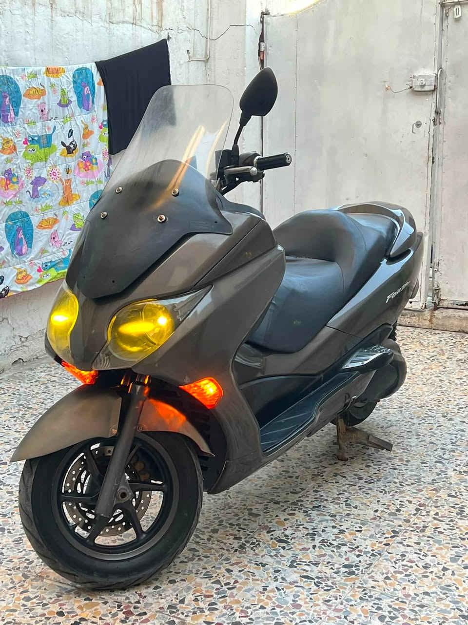 فورزه 0️⃣ 🔟 للبيع 
عميه دراجه جاهزه مابيهه نقص
شلعه ومعدل كهربائيات كلهه شغاله
نكره سلف مكاني بغداد *********** 
السعر مليون و ٣٠٠
