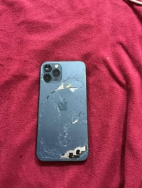 ايفون 12برو فقط ذاكره 256 بطاريه 100 قبل يومين بدلته ب 80 وضهر مكسور ل...