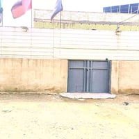 دار للبيع واقع حال مساحة ١٢٠م يحتوي على استقبال وغرفة ومطبخ وصحيات وكر...