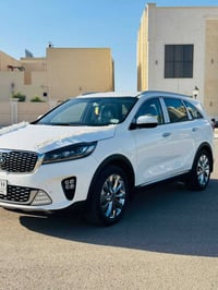 سورنتوا موديل 20 بحاله الوكاله ماشيه 10 الف رقم بغداد 6 سلندر  صندوق ك...