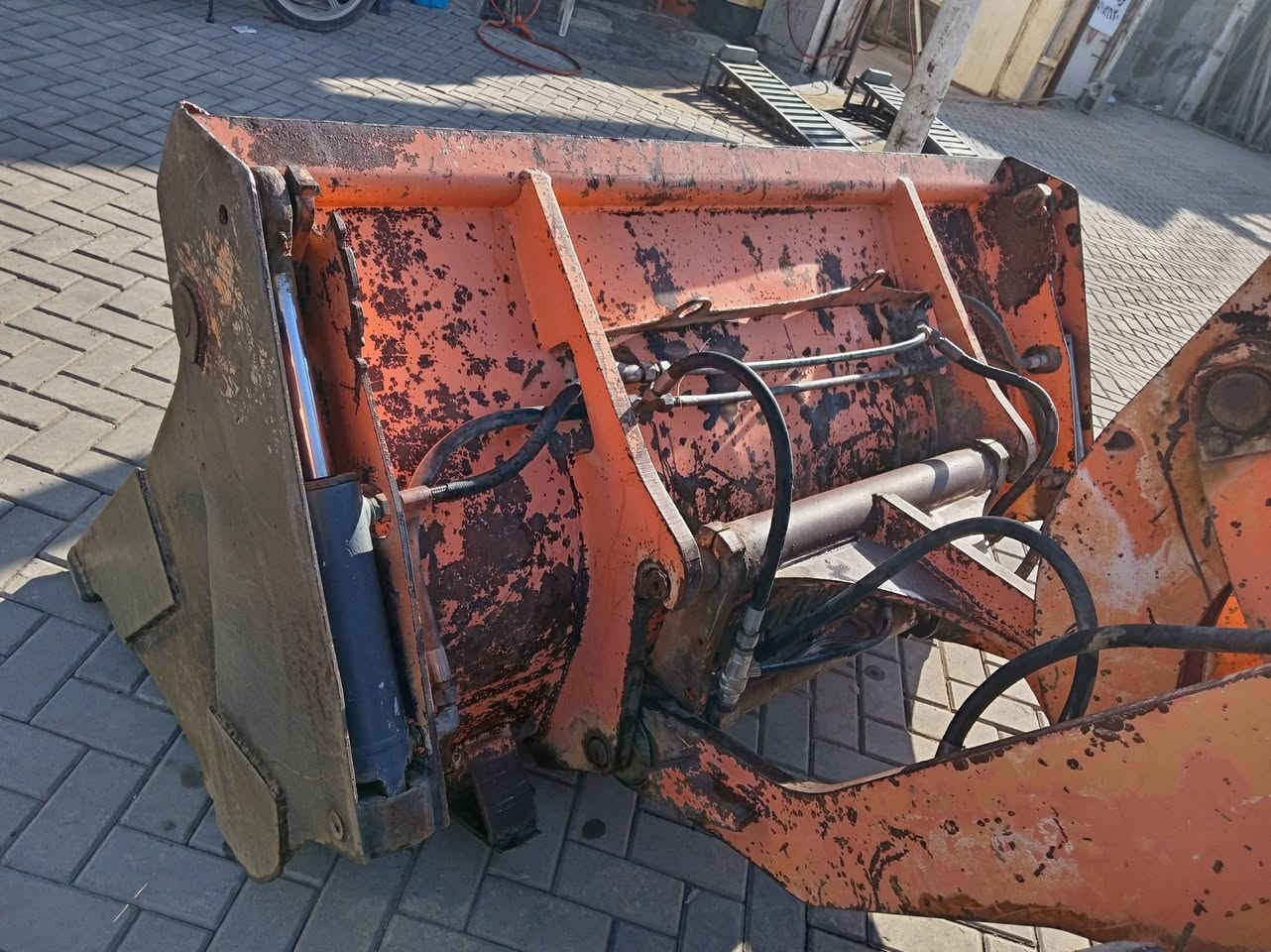 شوفل L30 مودیل 2000 بۆفرۆشتن هه موو گیانی بەشە پەمپ کارە بایی اکسل زۆر خاوینە سعر185معاملە  مشترنیت تلفون مە کە تکایە    ***********   اسیا***********
