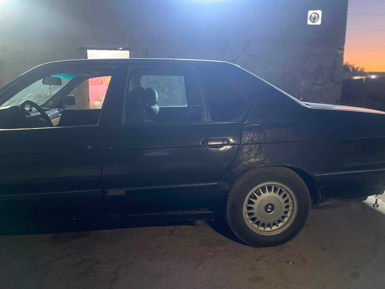 السلام عليكم bmw 735  كير ومحرك شرط صدر امامي خلفي تخم تاير خلفي جديد الامامي نص عمر فحص نينوى صاحبها مااندله بس اكفلك قانونياً وعشائرياً 
السعر 28 وبيها مجال 

للاستفسار /***********
