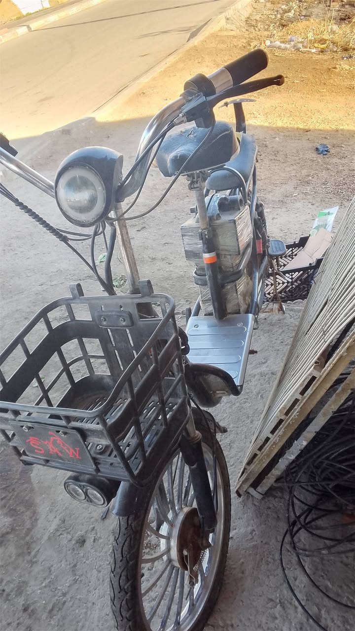 سلام عليكم بايسكل شحن للبيع مضيق قرب شيخ مسعود
سعر 80 الف بي مجال بي عطل بسيط وهو بطاريات تعبانات
الاستفسار ع واتساب ***********
