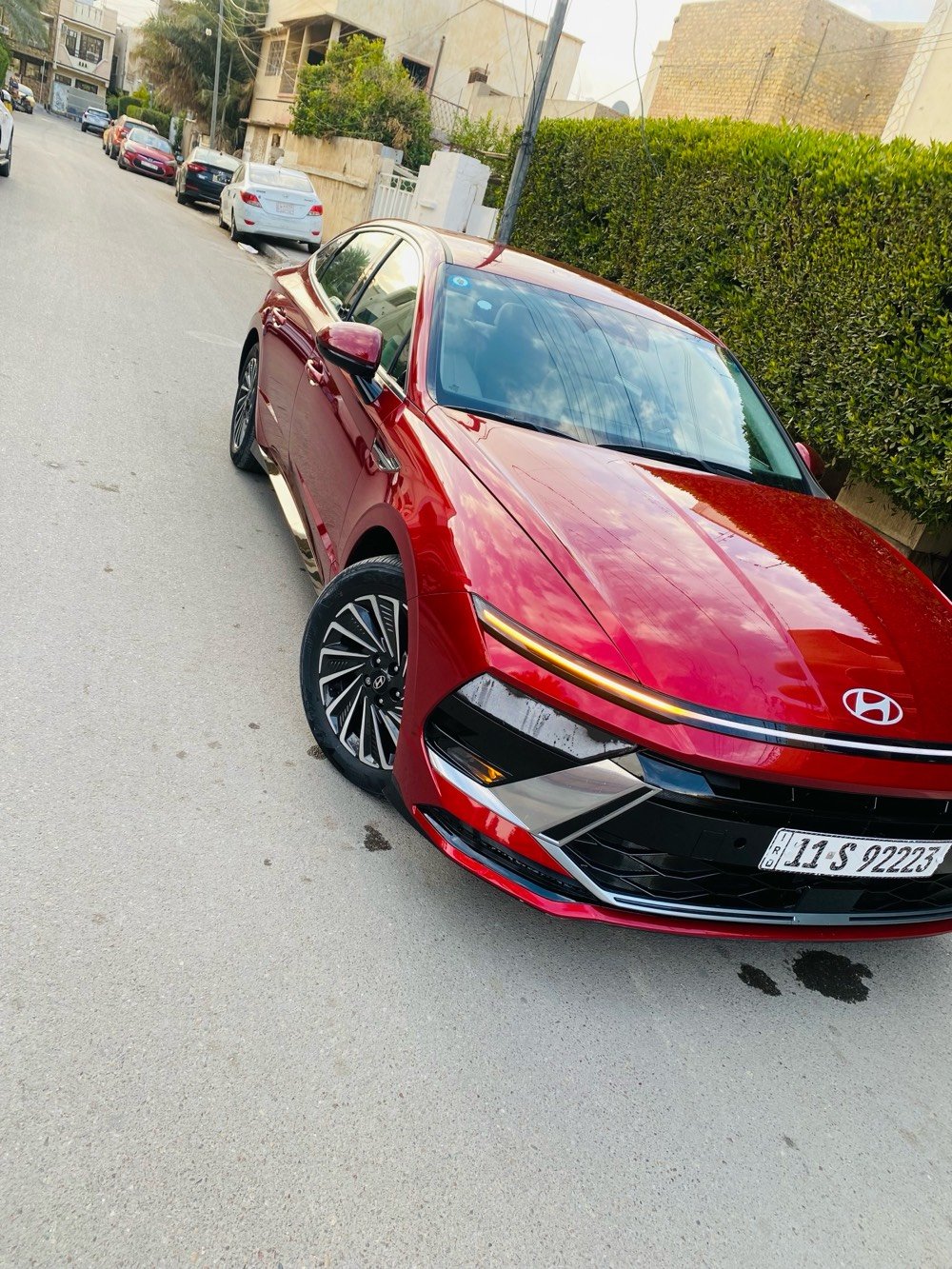 هونداي سوناتا هايبرد 2024 
 HYUNDAI Sonata hybrid  2024
🚘وارد امريكي بيها فقط بارد وتكحيل بلبنيد دعامية مبدلة 
🚘 الممشى 18,000km  
🚘 موديل 2024 
⚙️ حجم المحرك 2.0L  هجين 🌿
⚙️ مرتبط بناقل حركة أوتوماتيك 
⚙️ يبلغ عزم الدوران 393 نيوتن/ متر 
🐎 بقوة 195 حصان 🐎🐎
🔑 مفتاح التشغيل بصمة 
🚗 دفع ثنائي FWD 
‼️ اريل نفكيتر 
📍رادار امامي 
📍رادار خلفي 
📍رادارات جانبية  
💡لايت زينون + LED متصل 
🔦️ بك لايت LED متصل 
🚘 دخول بصمة ذكي 
🛞 حجم الاطار 215/55R17
🛞 ويل كب 17
🛞 4 دسك
🛞 حساسات ضغط الاطارات 
✨️ المرايا قابلة للطي 
🎈عدد AIR BAG 6
🚗 هاند بريك كهرباء 
🚗 ا ABS 
🖥 دشبول شاشة
🖥 شاشة 
📷 كاميرا دوارة 
💡الانارة الداخلية LED 
⭕️ مقود جلد حياكة 
🛣 مثبت السرعة Cruise 
🎶 المودات والاوامر الصوتية 
🎶ا Bluetooth    
🔋شاحن هاتف Wireless 
⚡️مخرج منفذ الطاقة 
🔍فحص نظام السيارة 
💺تتسع المقصورة ل 5 ركاب
💺المقاعد مخمل ابيض
💺حركة المقاعد الأمامية كهرباء 
‼️ المرآة الوسطية أوتو دم 
❄️ تبريد شاشة مناخين منفصلين 
❄️ قطعتين تبريد 
❄️ تبريد خلفي
🚘 أوضاع القيادة Drive Mode 
🚘 أوتو هولد Auto Hold  
⛷️ نظام مانع الانزلاق 
🥤حاملات الأكواب
🚘 تطعيم الدواخل بالخشب الطبيعي 

 السيارة رقم بغداد بأسمي تحويل مباشر

السعر (220ورقة )بيها مجال بسيط

شاصي ؛ KMHL34JJ7RA099678
صور الحادث موجودة
للاستفسار :-***********
مكان السيارة بغداد الاعظمية