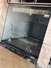 متوفر كافة انواع الزجاج للواجهات المحلات للاتصال07766014442