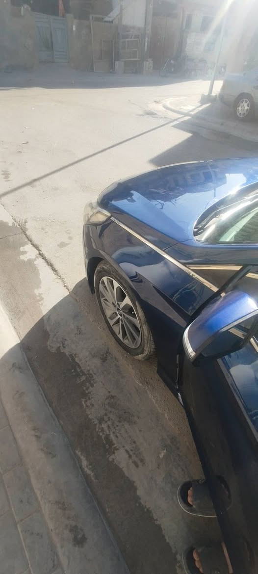 سلام عليكم اخوان  اني ابوليش بوليش درجه اوله ومواد اصليه ومراحل متحدده شرط اخلي سيارتك كزاز وضمان سعر30الف فقط رقمي *********** مكاني حي عامل يم جامع غدير
