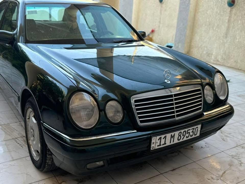 من رخصه الادمن ام عيون موديل ٩٧ بالسنويه وشاصي رقم بغداد بسمي شخصيا رقم وهزه جدد مسويهن السياره مبدللهة قطع كامله مال وارد وعندي الأغراض القديمه   نفس اللون  (بنيد .جاملغات.اربع بيبان. قبق جنطه) البيبان هنه وأغراضهم شادهن السيلايد روف جديد .التبريد والفريز  مال وارد شاد تبريدهة ثلاجة والمكينه مبدلهة  وارد  . لايتات الاماميه مبدلهن وبيهن منظومه زنون عالي وناصي  السياره ايرادلهة بس كشنات مالتهة مو نضاف  يرادلهن دوشمه   كشناتها خزن كهربا شغاله   تجي اتكلب السياره ع المنشور وماخذهن من مصطفى البياتي بالشيخ عمر للي يريد يستفسر كصه كامله اشتريتلهة   هاي تفاصيلهة شباب عارضهة ٦٩  وبيهة مجال ع الشوف الله شاهد السياره عابره الثمانين عليه بس محتاج نقد واني بالخدمه مكاني بابل مسيب وليد*********** ملاحضة غراضهة القديمة وياها بس جاردات ناشرهن بالصور
