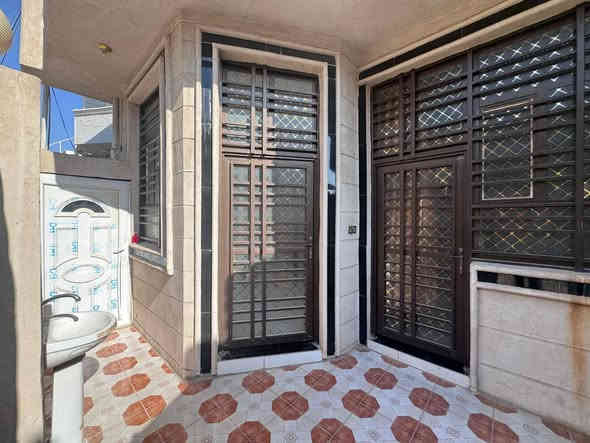 السلام عليكم بيت مساحة ١٠٠ متر طابو زراعي بحي الزهراء فرع غسل بغداد واجهة ٦ ونزال ١٧ سعره ١٢٥ وبي مجال قليل موبايل ***********
