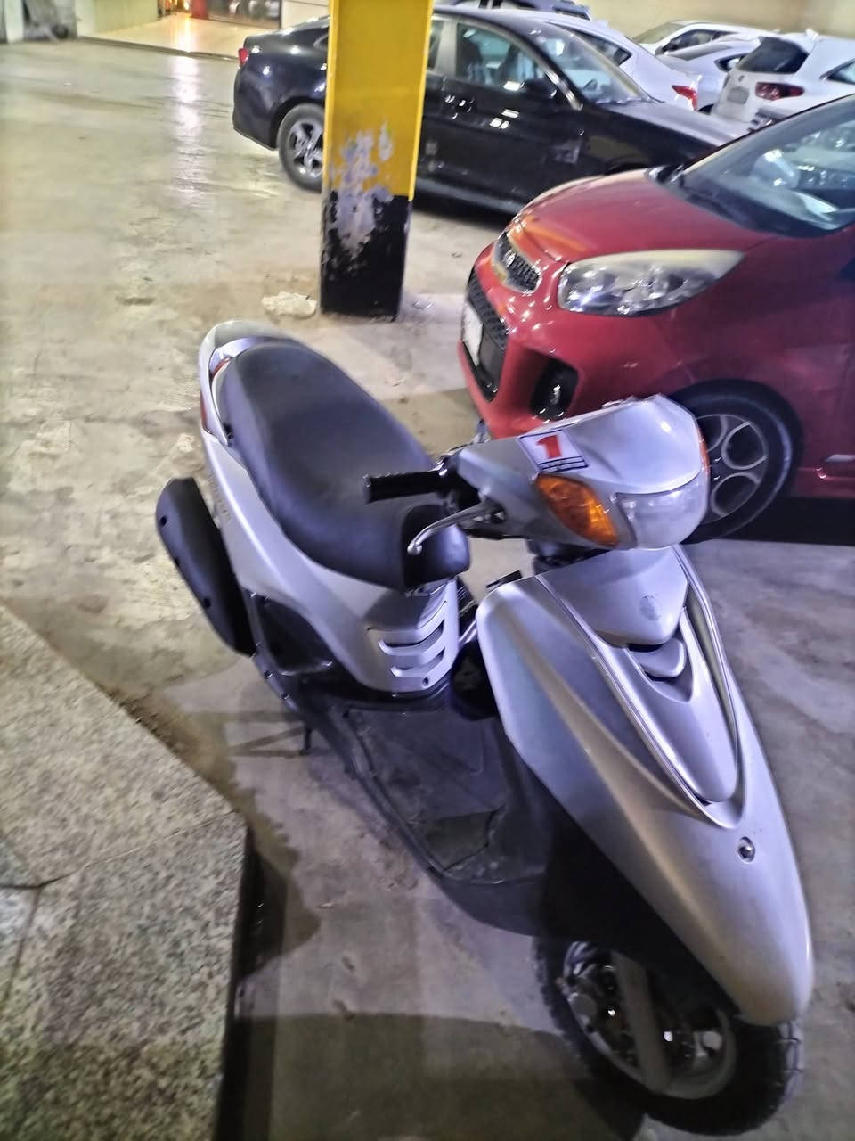 اكزز السعر 850 وبيه مجال 
الدراجة صار 3اشهر نازلة من الرمبه مكاني الوزيريه قرب السفاره التركيه ***********واتساب
