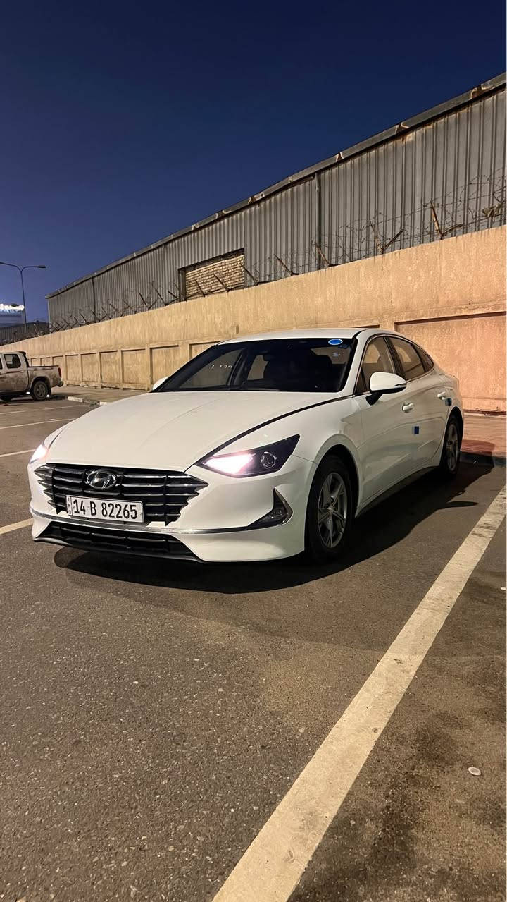 السلام عليكم 
للبيع سوناتا موديل 2023  اصل وارد كوري غاز مكينه 2500 كفاله عامه زلغ ضربه صبغ تبديل بارد سياره حيل جديد نص فول كشن جلد رادار شاشه كبيره ماشيه 70 كيلومتر فقط رقم بصره دولي بسمي تحويل ثاني يوم السعر ب210 وبيه مجال للشراي للأستفسار *********** البصرة, العراق
