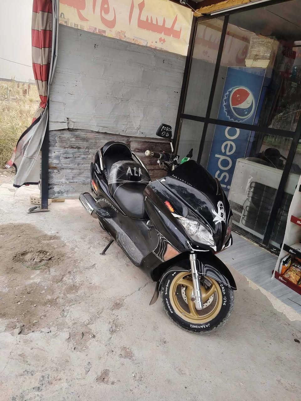 فورزه 09 كرتسال نضيفه كلشي شغال بيهه زنون اصلي تايرات جيلاتين ويل ذهبي عوزهه بس كلجات خلفيه سعرهن ٢٥ الف معروضه ٧٥٠ وبيهه مجال *********** خاص مفتوح
