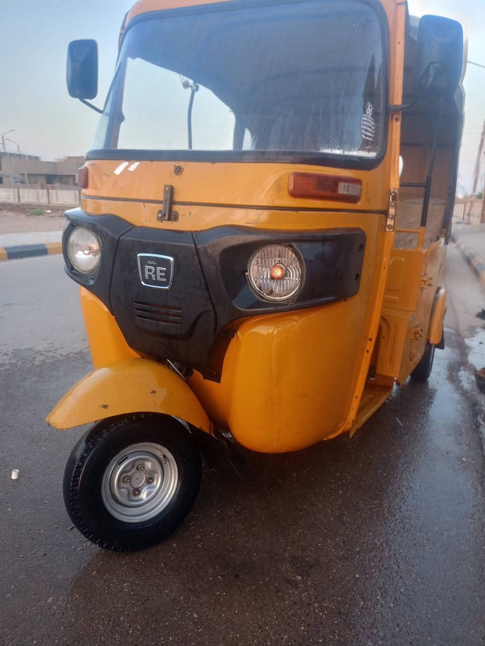 سلام عليكم
البيع 21 وراق مكينه نضيفه وكشر بيه طخات فقط 

تكتك جاهزه كبل الشارع مكاني واسط الموفقيه 

الاستفسار نتصل *********** السعر 4200 مسعجل عليه بيعته
