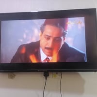 شاشة حجم ٤٣ عدد اثنين وحدة ام النت مادخلات تصليح وجهز جري استخدام قليل...