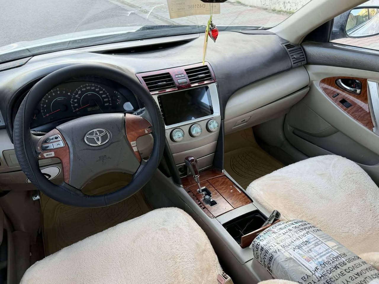 *********** تویوتا كامري موديل 2007 شكل 2011 كير اتوماتيك و عادي سوكان فوليوم شاشه ايباد كاميره ٤ جام كهرباء محرك ٤ سلندر محرك 2400 بيها 3 قطع صبغ  سياره جاهزه نضيفه كير محرك تبريد شرط سعري 85 ورقه مجال مكان اربيل بنصلاوه ***********
