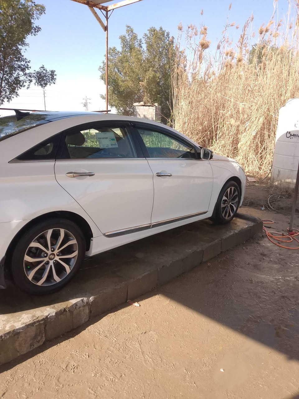 السلام عليكم سوناتا موديل 2011 خليجي بأسمي  فول مواصفات عدا البصمه بني راما تبريد قطعتين مري شفت مكينه 2400 دوش بيه بارد بل هلال كلش بسيط وصبغ شبرين باب السائق فقط الباقي كفاله عامله مكاني حصوه الاسكندريه ***********
