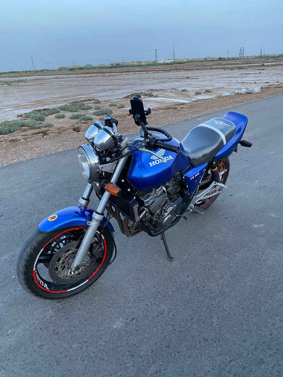 السلام عليكم CB400للبيع كفاله     ***********
