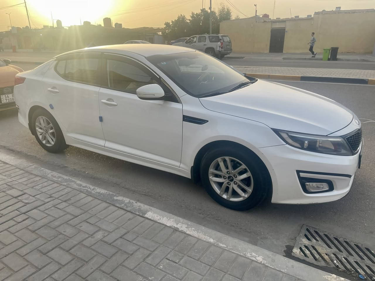 السلام عليكم، كيا اوبتيما للبيع موديل 2015 محرك 2000 دوش السيارة الشركة الدولية معروفة بمواصفاتها رايدها ب 145 السيارة جدا نظيفة العنوان البصرة / حي بغداد رقمي ***********
