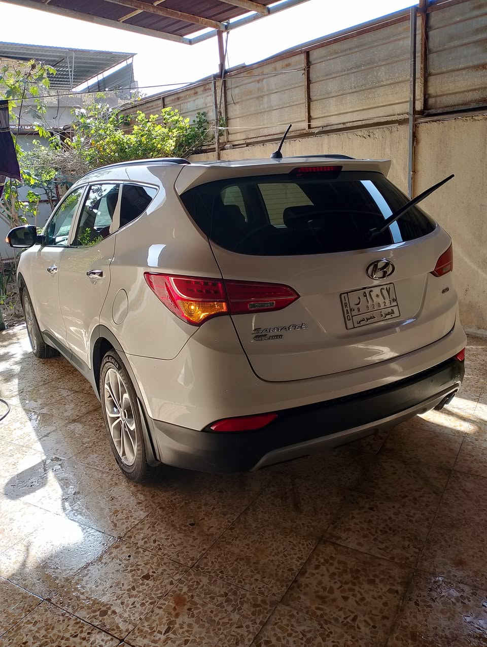 سلام عليكم  سياره البيع  سنتافي موديل 2015 وفو موصافات مكفولم من الصبغ بس بيهه بارد  تبريد 3 قطع 7 راكب العنوان البصره السعر خاص  رقم ***********
