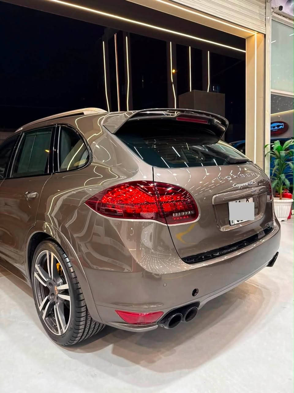 بورش كايين GTS2013 وكالة القلم
رقم بغداد

مكفولة كفاله عامه
ماشيه 110 كم

محرك 8 سلندر 4.8 تنفس طبيعي  بدون توربو  420 حصان 

كير 8 نمر

كزوز رياضي بلادي  تشغيل و اطفاء يدوي 

ويل 21 
فول مواصفات
جكات  
فتحه
بردات كهرباء 
  

حساسات أمامي خلفي

كامرة  داينمك

مصابيح أمامية داينمك

ستيرن تدفئة
 

قمارة جلد الكنتارا اسود
داخل مشمشي واسود
 

دشبول و أبواب جلد مع تخشيب  

ستائر خلفية كهربائية

نظام صوتي Burmester 

27 سماعة صوت 3d مع سبوفر بقدرة 1400 واط مع خاصية الغاء الضوضاء

رادار تحديد مسار 

زراكات 
 
السعر 255
العنوان الكراده 
***********
