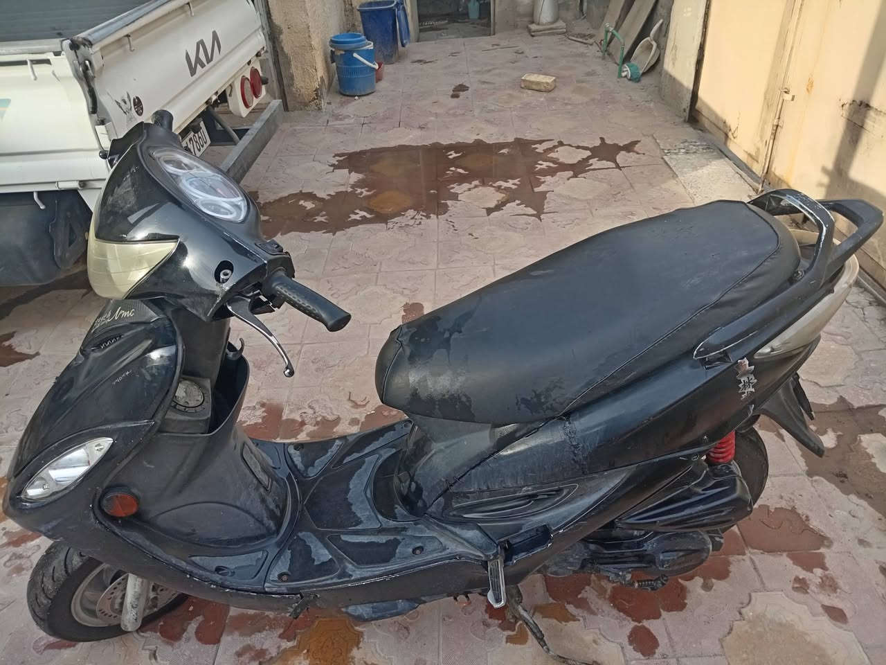 السلام عليكم دراجه كامكون للبيع ما نقص شي بس تجفيت المحرك يعني اول تجفيف من تاخذ جفتها قيم بما يرضي الله رقم موبايل ***********) رقمي ثاني ***********
