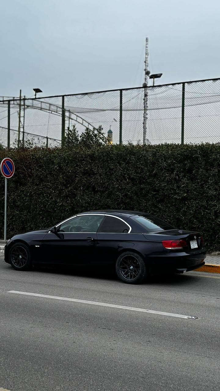 BMW e93
موديل 2008 
مكينه n52 b30 
ويل 17 تخم تاير جديد 
صدر كله جديد 
تبريد شغال وثلج 
موصفات السياره 
دخول ذكي 
بلي ستيشن وشاشات تجاوي بلادي 
دي في دي وسستم صوت لوجك سفن بلادي 
مري شفط تفتيح وتقفيل 
شاشه جبيره وسيدي طابقين وماوس 
كشن هيتر وكهرباء 
جنطه شفط كهرباء
سياره وارد امريكي 4 قطع صبغ فقط 
ضربتها جاملغ امامي 
سياره حلوه ومرتبه وكلشي شغال بيها ومكفول 
مكان سياره بغداد 
السعر 115 بيها مجال 
***********
