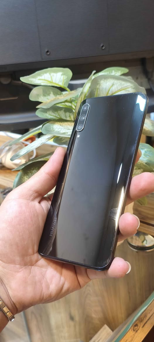 السلام عليكم 
جهاز هواوي Y9s 
الذاكرة 128GB
الرام 4GB 
الجهاز غني عن التعريف 
سعر الجهاز 115 وبي مجال
مكاني بغداد الشعب حي البساتين 
موجود توصيل لجميع محافظات العراق. بغداد, العراق


**إذا كنت صاحب هذا الإعلان وتريد حذفه لأي سبب، رجاءا أرسل رسالة إلى الدعم الفني**