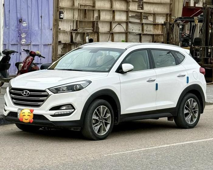 توكسان للبيع
***********  هـ
السعر   188   مجال بسيط
مكفوله كفاله عامه 
شركه الكاصد
موديل 2018
رقم بغداد بسمي
ماعده البانوراما
مكينة 2000
ماشيه 138الف
داخل بيجي
كامره
قطعتين تبريد 
رادارات جانبية
كروز سرعه
  ويل كروم 19
   بك لايتLED
   حساس خلفي
 مكاني.  كربلاء
