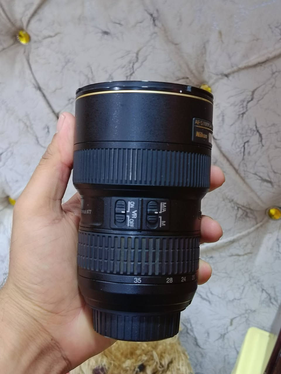 16-35 f4 نيكون فول فريم
عدسه كلش نضيفه ودقه تخبل فوكس داخلي 
وزنه كلش حلو وخفيف تكدر تسخدمه ع رونين
سعره  425الف 
واتساب ***********
مكاني كربلاء توصيل متوفر
