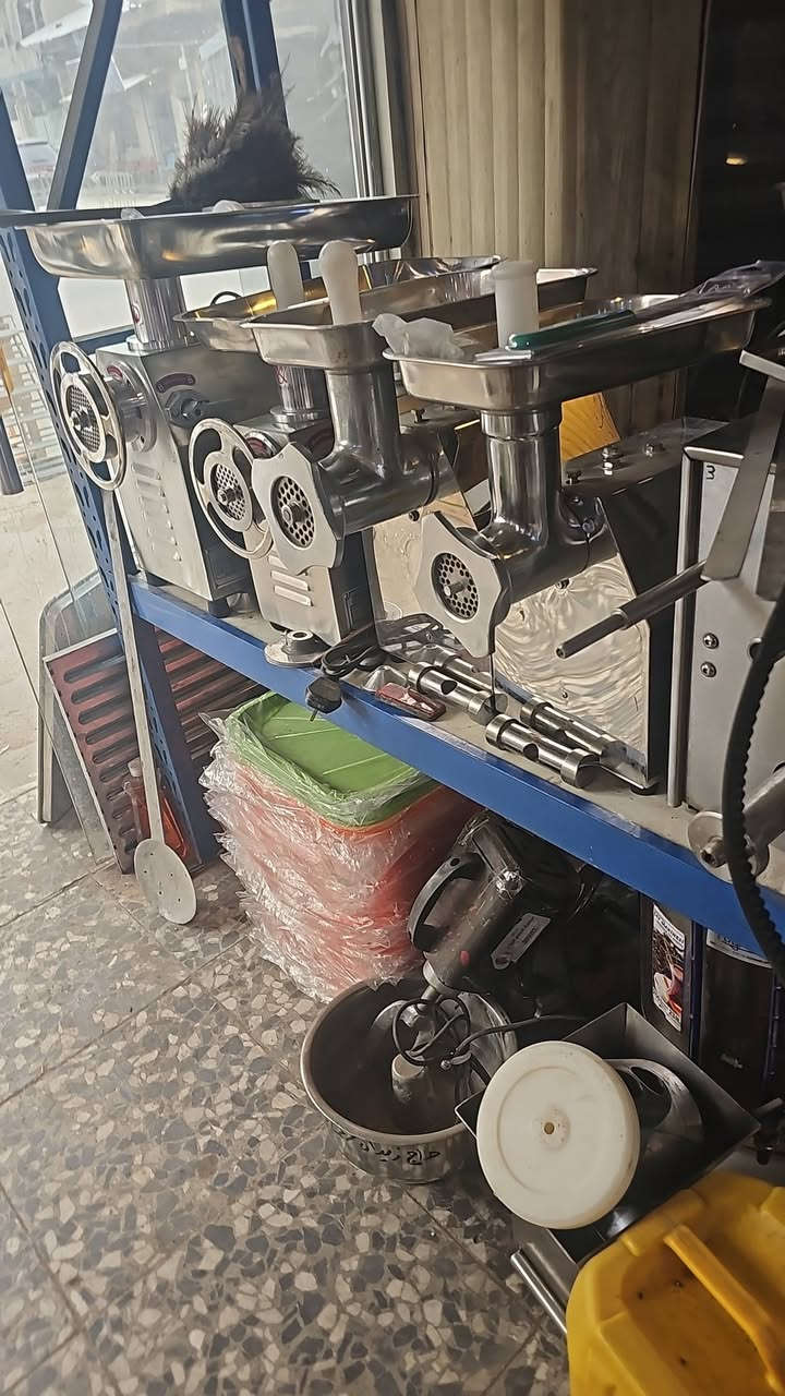 وصول وجبه جديده من المستخدم شبه الجديد نظافه٩٠%بنصف سعر الجديد مع ضمان لجميع الاجهزه وخصم لتجهيز المطاعم والمشاريع الجديده للاستفسار ابو نمر***********
