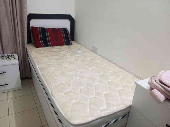 السلام عليكم 
معمل اسفنج انوار بغداد 
لبيع وتقطيع وتغليف الاسفنج العراقي
مستعدون تجهيز كافه معامل الاثاث ودوشمه 
جملة --مفرد 
التوصيل متوفر 
***********  احمد ابو ليث
*********** انوار بغداد
