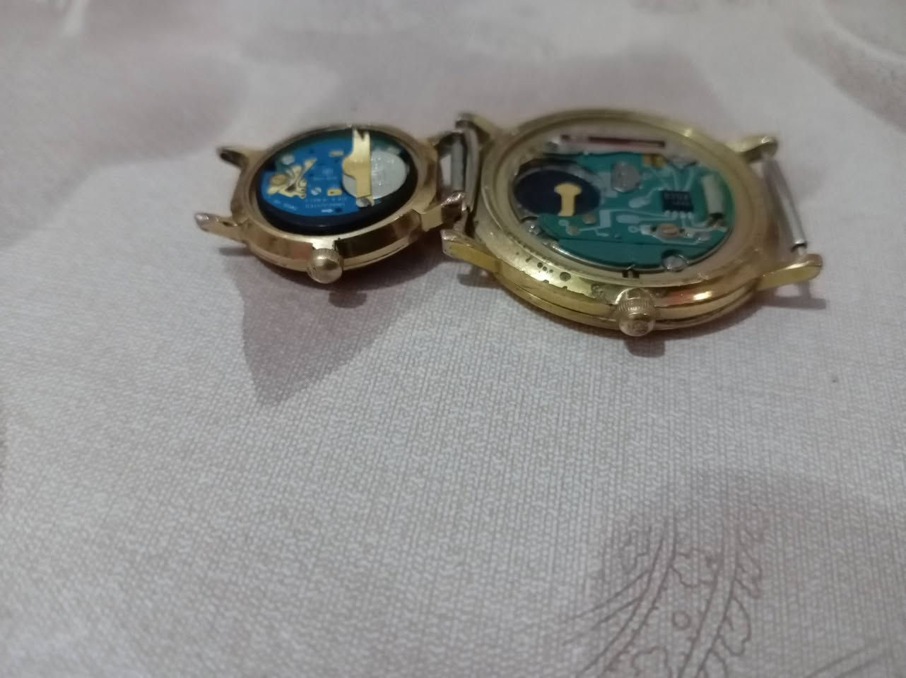 Montres rotary original مضليتان بالدهب لي بغاهم مرحبا privé


**إذا كنت صاحب هذا الإعلان وتريد حذفه لأي سبب، رجاءا أرسل رسالة إلى الدعم الفني**