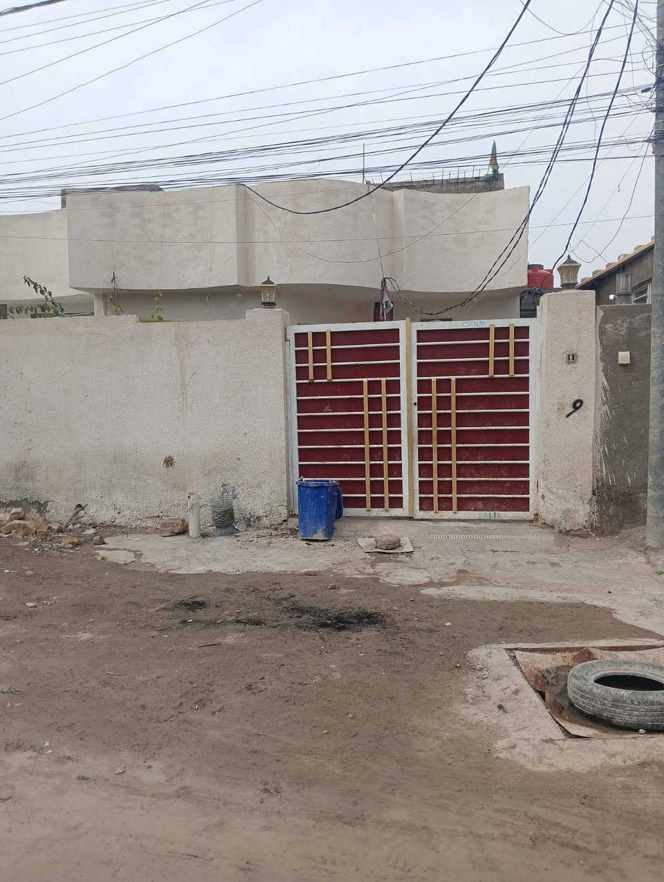 بيت للبيع مساحة 157متر شارع 10 مترحي الحكيم شارع سكلة زرزور كافة الخدمات مرقم بلدية
السعر 40 و بي مجال 

للتواصل ***********
