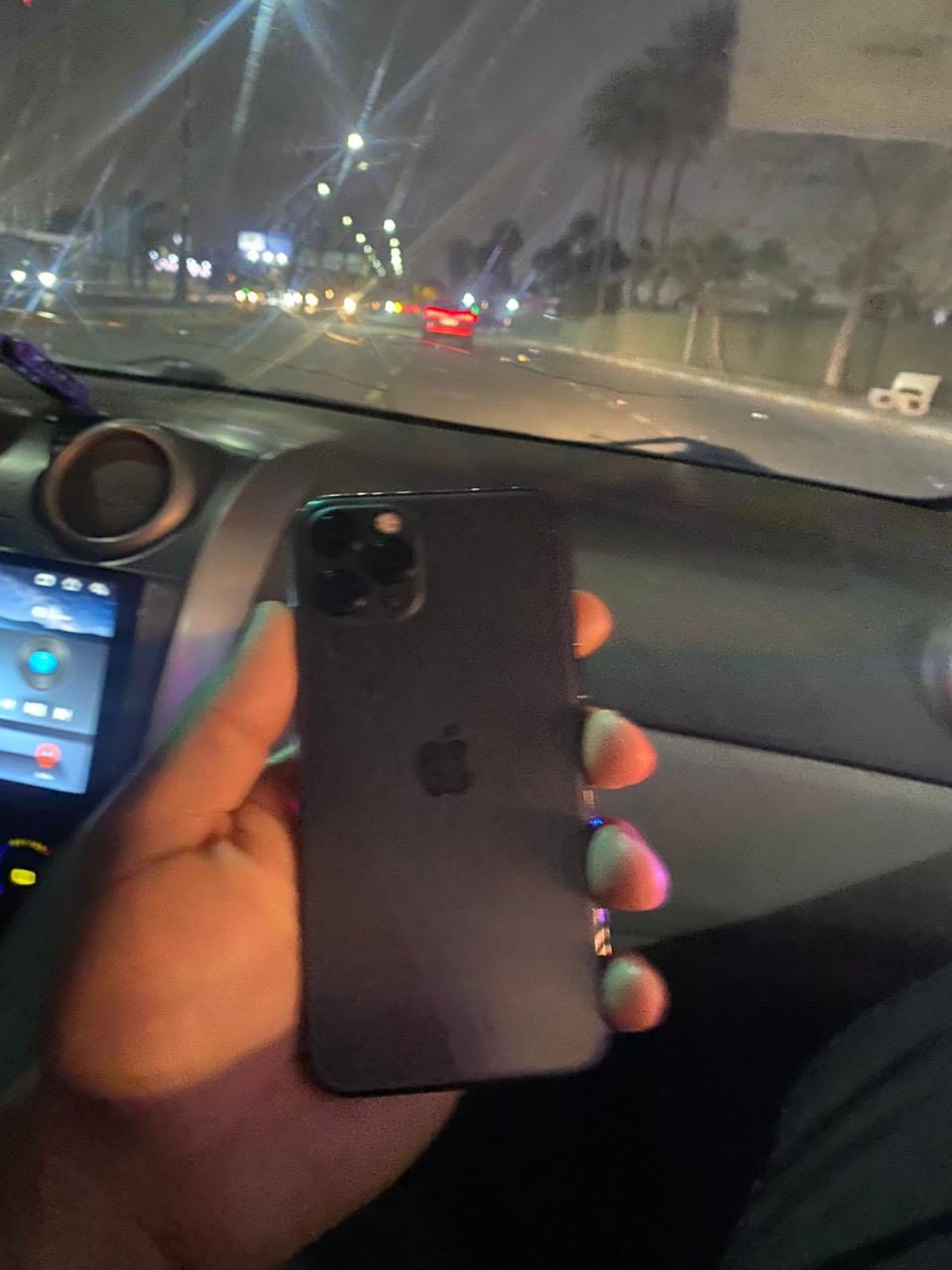 ايفون ١١ برو فقط
ذاكره ٦٤ مبدل بطاريه اصليه مطوره ؏ شرط الشحن مالته اقوه םــن ايفون الـ ١٧ 
الباقي كله مكفول 
عارضه ٢٥٠ وبي شي قليل 
مكاني بغداد العطيفيه 
***********
