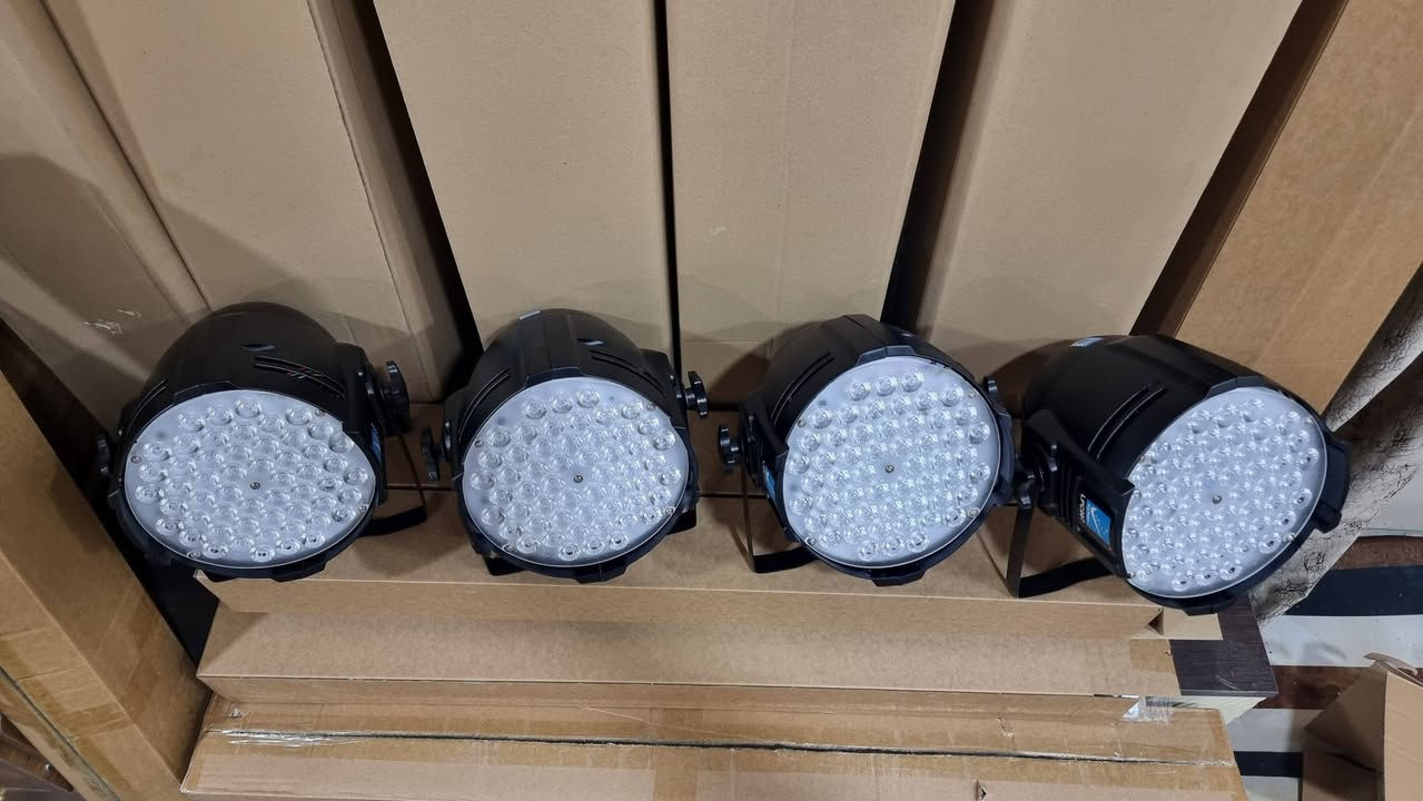 لد بار 
اضاءة فديو  مستمرة 100 واط RGB  
شاشة كبيرة فانات تبريد عدد ٢ صامت  جديد متوفر توصيل


**إذا كنت صاحب هذا الإعلان وتريد حذفه لأي سبب، رجاءا أرسل رسالة إلى الدعم الفني**