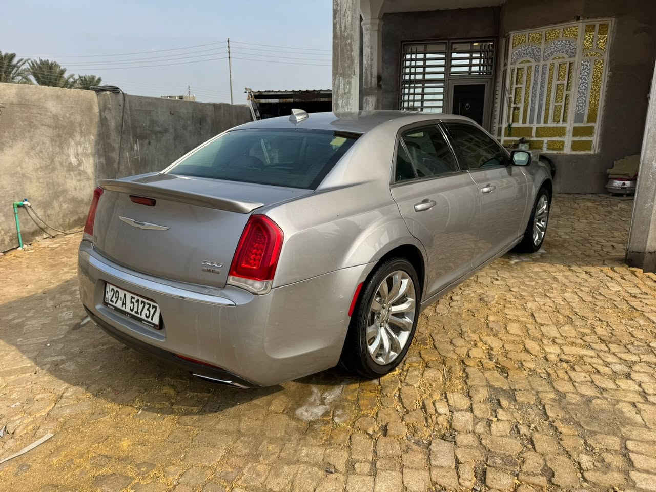 سلام عليكم اوباما موديل 15 اصل معلايه 17 رقم وسنويه جديده رقم واسط سياره جديده كير ومكينه واكسن وتبريد كله جديد حداده وتخم تاير ويل موزه جديد سياره موصفات نص فول مكينه 3600 حادثه بنيد وبيه تلث قطع كلير بدون فتح دواخله لون اسود كشنات جلد العنون البصره القرنه بيع او مراوس حسب القناعه *********** سعر 155 وبيه مجال الشراي
