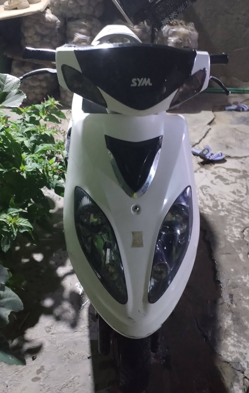 سلام عليكم دراجه سيام كوري هستوني مبدل مكينه كامله لاتبخير ولاتنقيص كهربائيات كلهه شغاله كالمه وحلوه مكينته 125 السعر 380 وبيهه مجال قليل مكاني بزبير التفاصيل ع الرقم ***********
