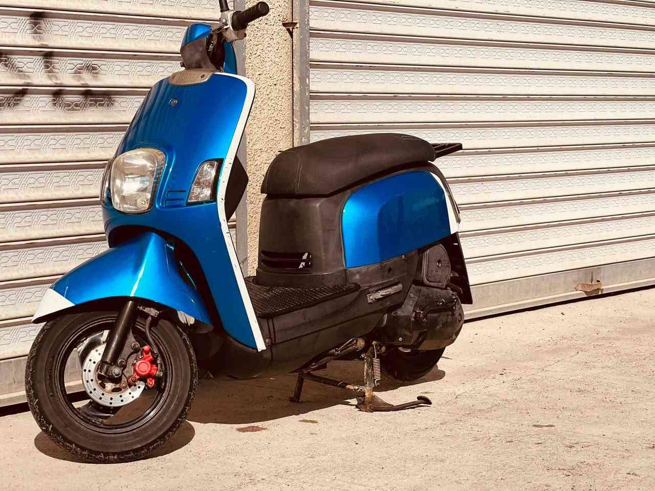 السلام عليكم دراجه بوليس للبيع صارلهة شهر من نزلت رمبه كلشي شغال بيه مكفولة  من كلشي السعر خاص رقم ***********
