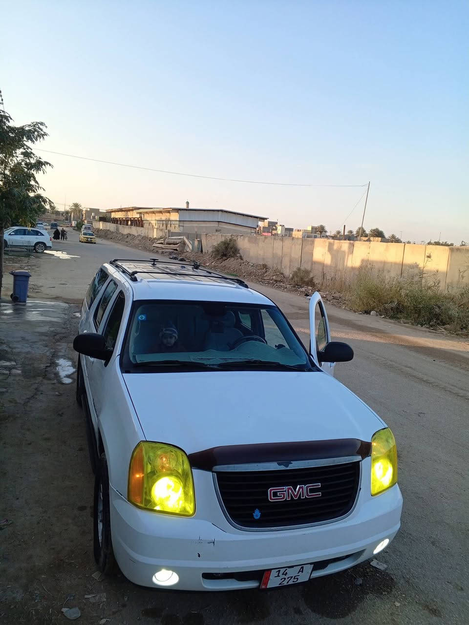 السلام عليكم جمسي 6 برغي GMCخليجيه مابيها اي نقص كير ومكينه واكسل وحداديه مكفوله 
رقم مميز انكليزي سنويه بسمي ستوها مجدده مصفره من كلشي 
داخل عسلي خطها حله /بغداد 
السعر 160
ما متواجد ع الفيس ***********
